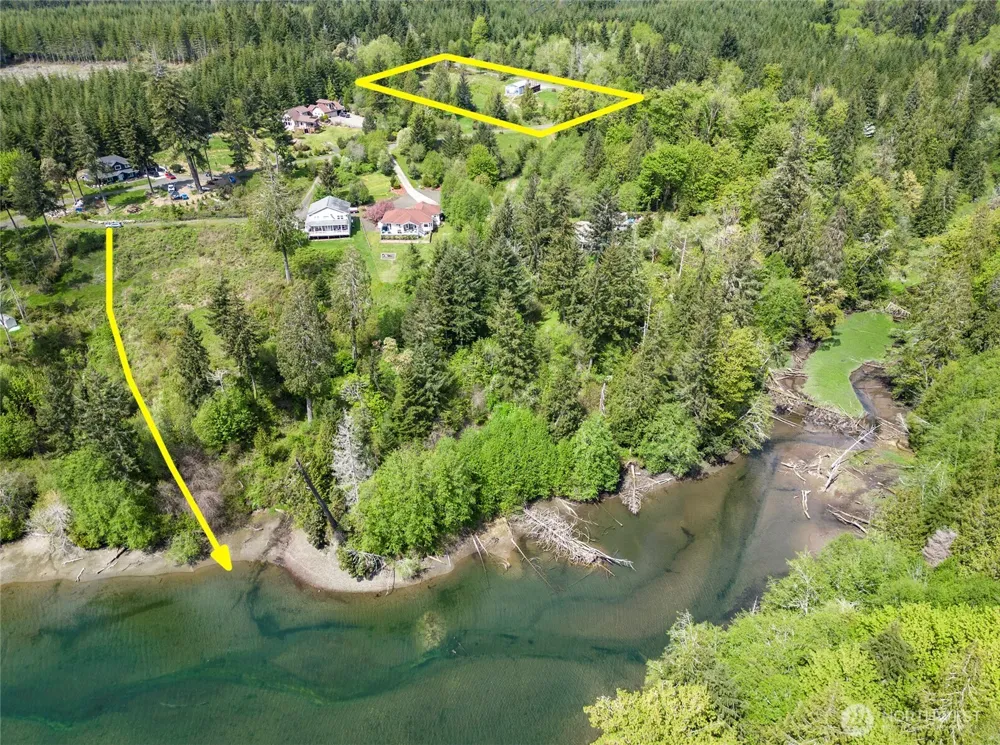 770 E April Avenue Grapeview, WA 98546