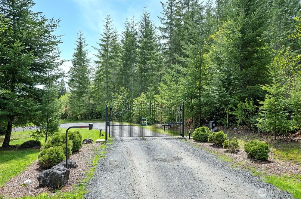 770 E April Avenue Grapeview, WA 98546
