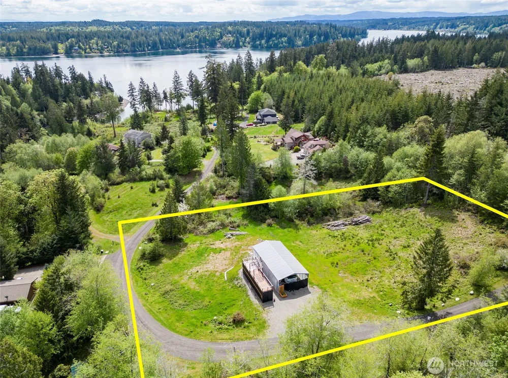 770 E April Avenue Grapeview, WA 98546