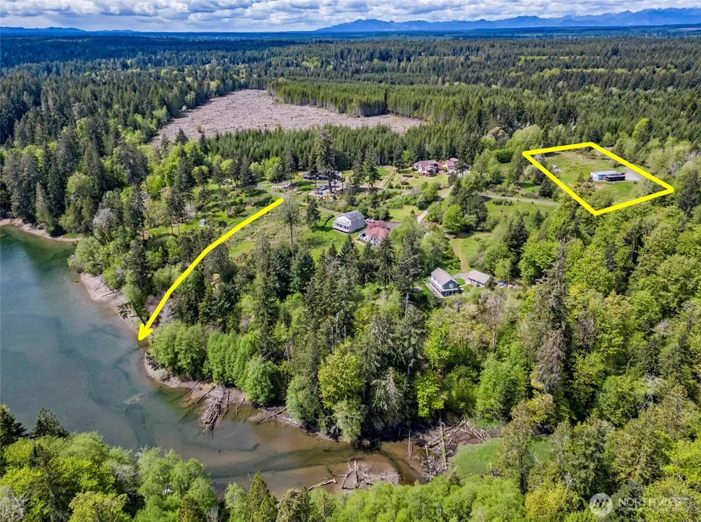 770 E April Avenue Grapeview, WA 98546