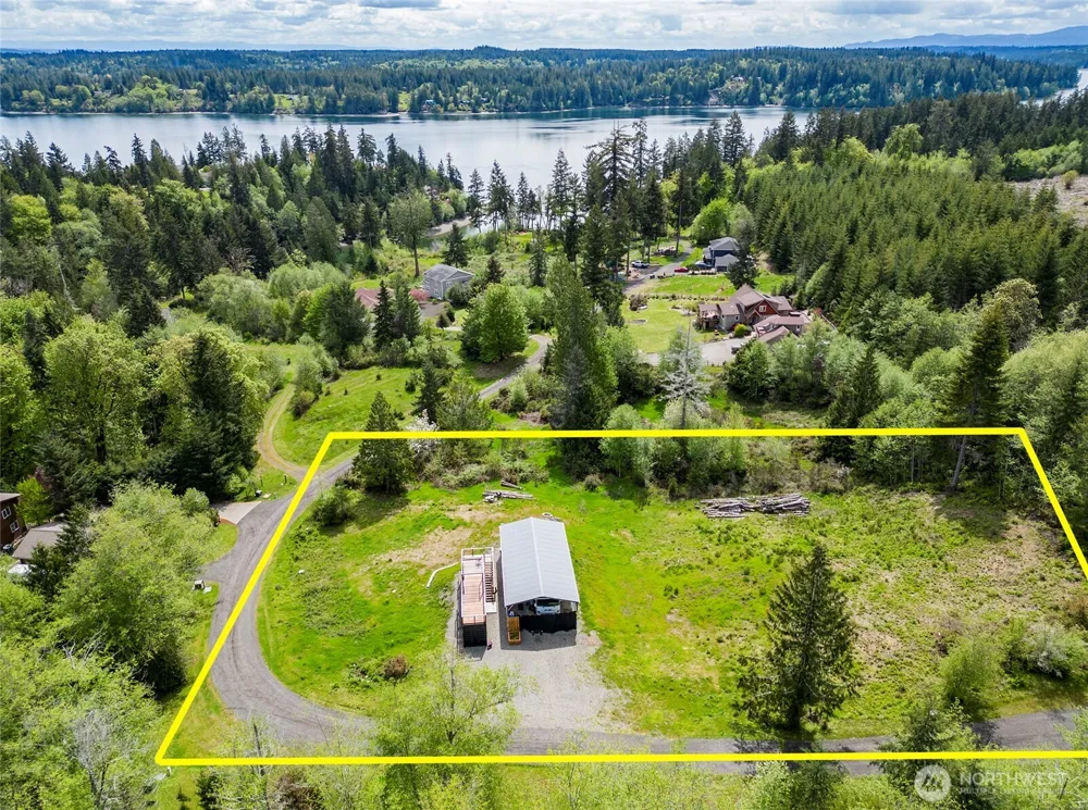 770 E April Avenue Grapeview, WA 98546