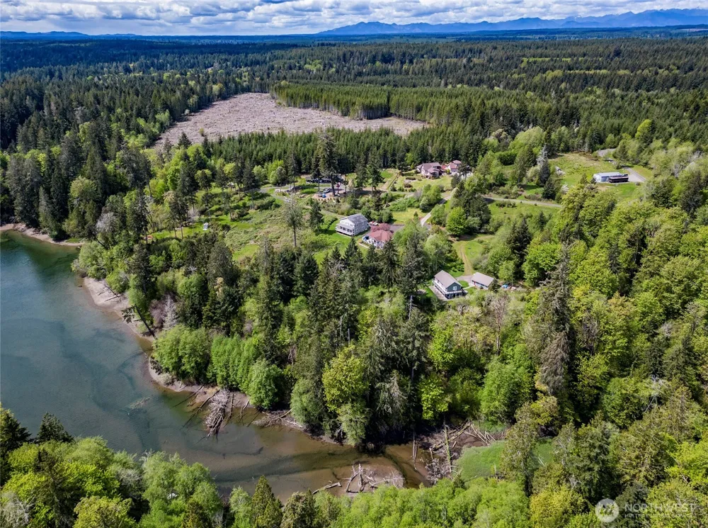 770 E April Avenue Grapeview, WA 98546