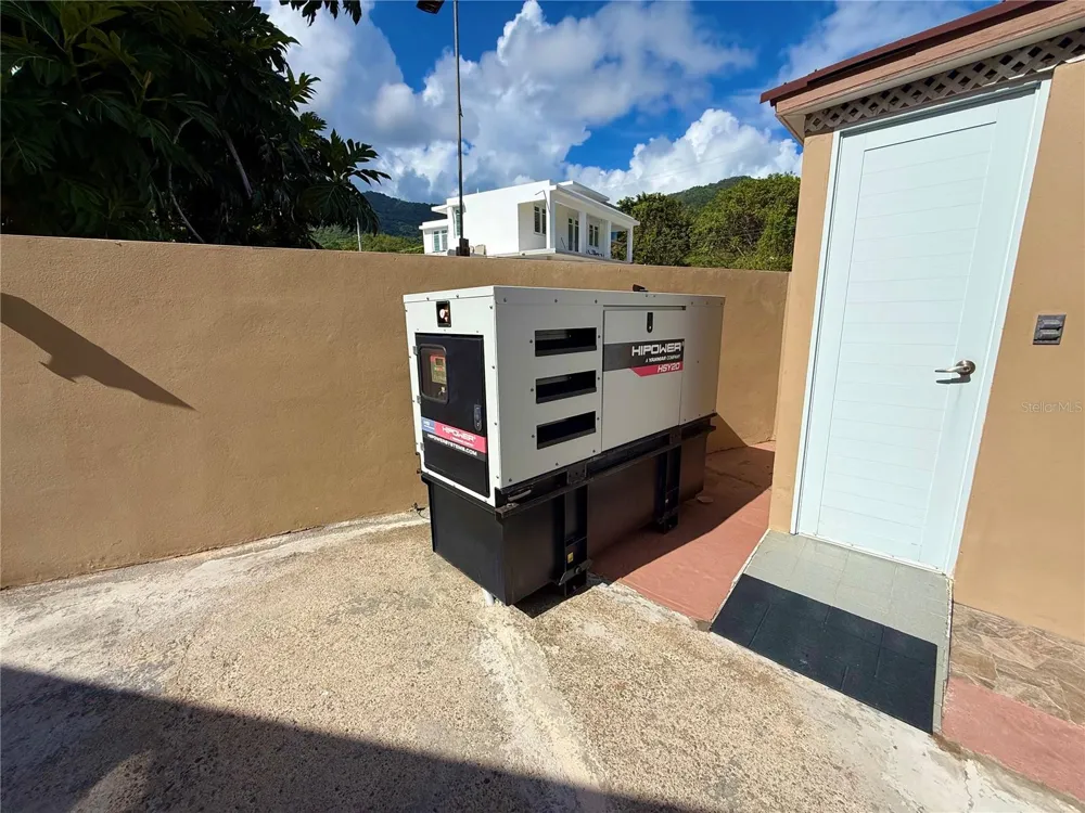 carr #3 JUST 1 MINUTE BEACH Patillas, PR 00723
