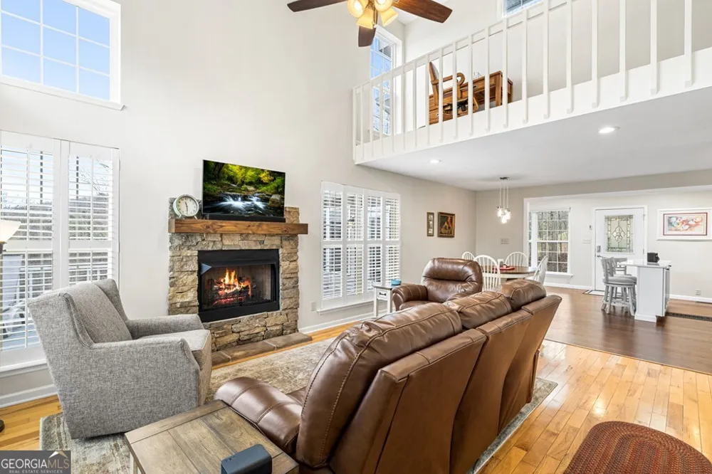 295 White Oak DR Warne, NC 28909