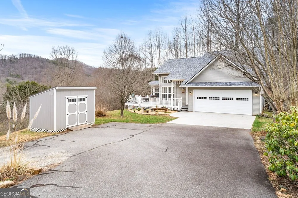 295 White Oak DR Warne, NC 28909