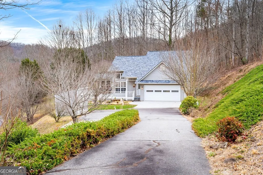 295 White Oak DR Warne, NC 28909
