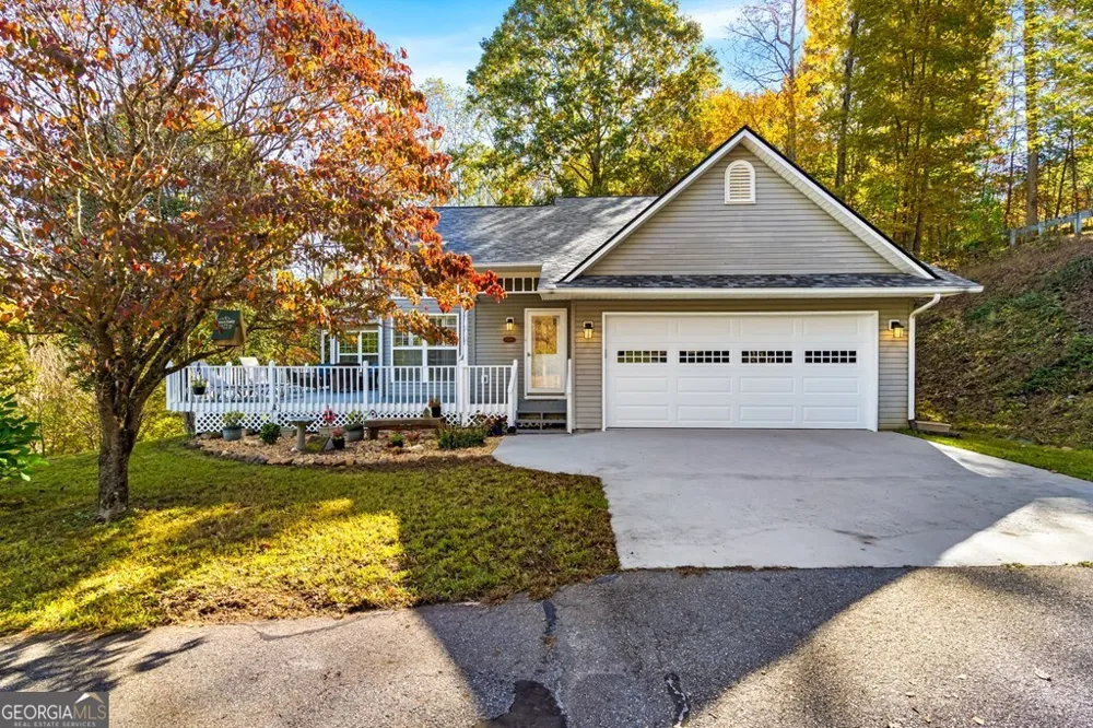 295 White Oak DR Warne, NC 28909