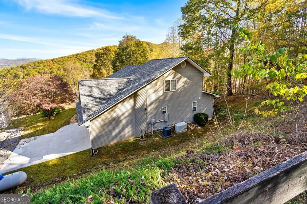 295 White Oak DR Warne, NC 28909