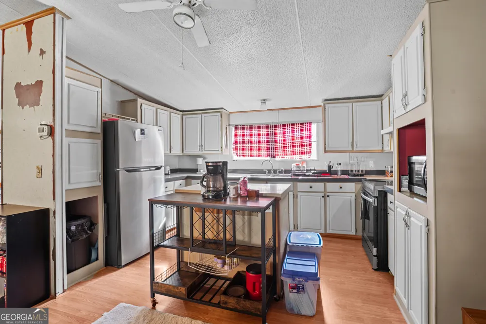 4609 Heidi DR Waycross, GA 31503