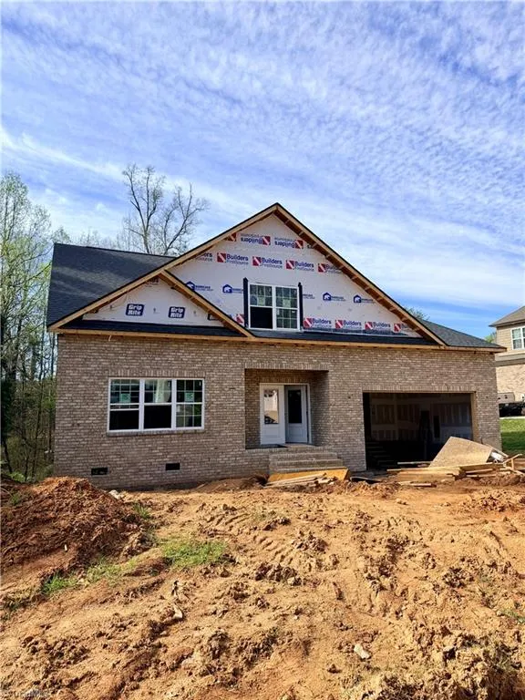 4642 Pebble Lake Drive Pfafftown, NC 27040