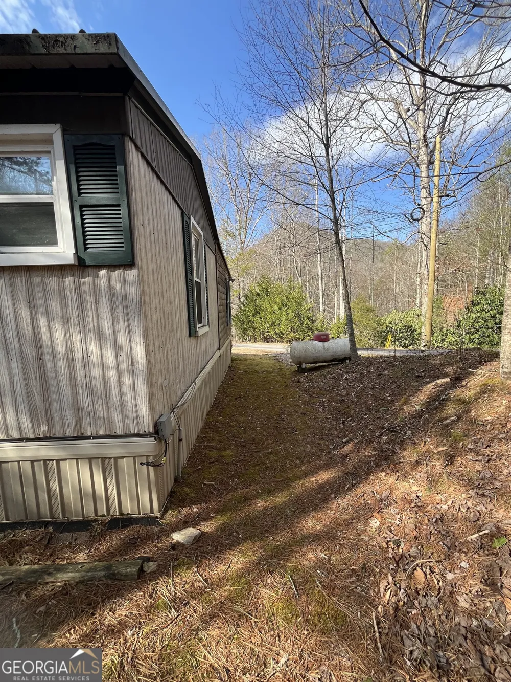 32 Nelson LN Hiawassee, GA 30546