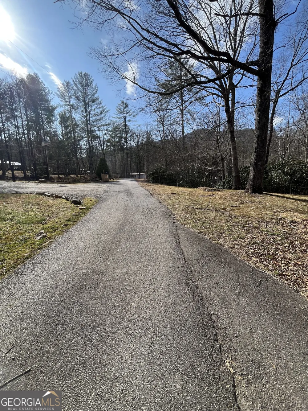 32 Nelson LN Hiawassee, GA 30546