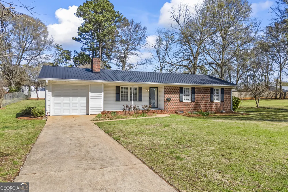 131 Roosevelt BLVD Commerce, GA 30529