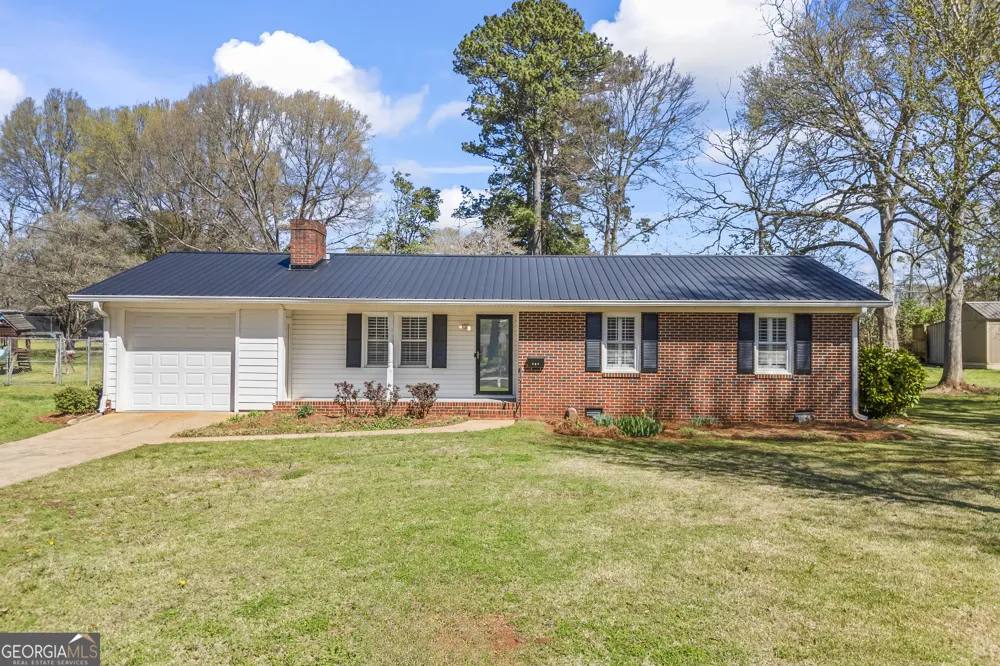 131 Roosevelt BLVD Commerce, GA 30529