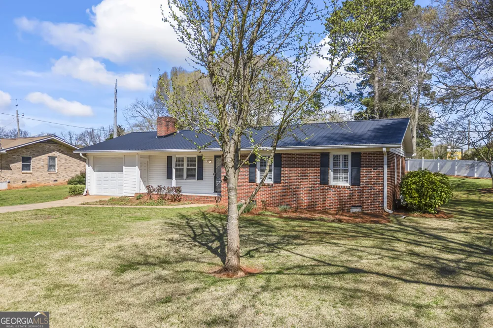 131 Roosevelt BLVD Commerce, GA 30529