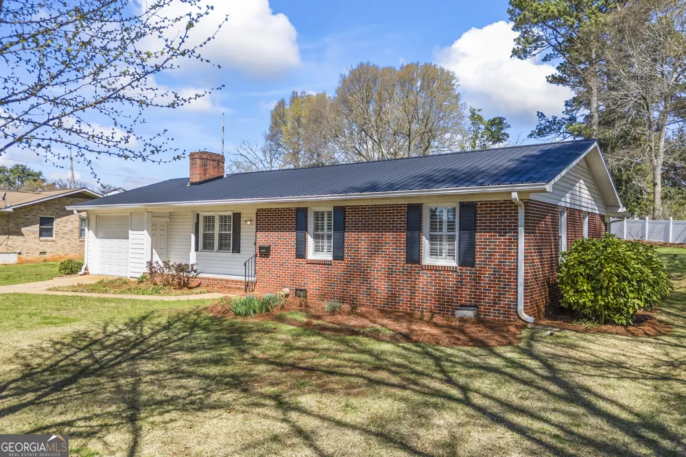 131 Roosevelt BLVD Commerce, GA 30529