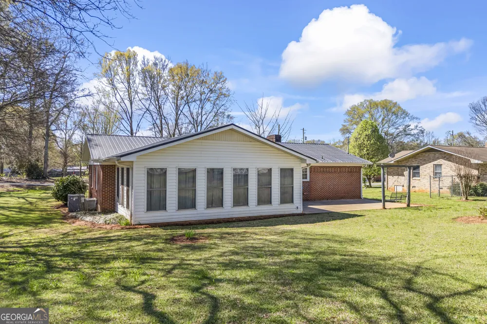 131 Roosevelt BLVD Commerce, GA 30529