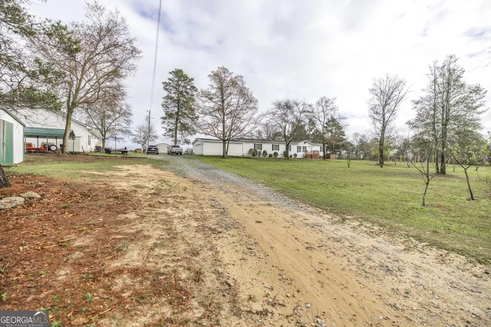 319 Pope RD Roberta, GA 31078