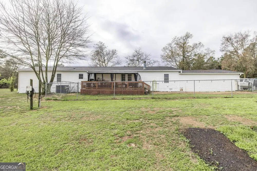 319 Pope RD Roberta, GA 31078