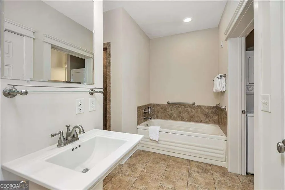 1015 Beachview DR St. Simons, GA 31522
