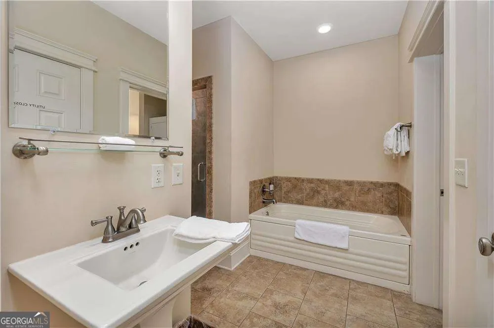 1015 Beachview DR St. Simons, GA 31522