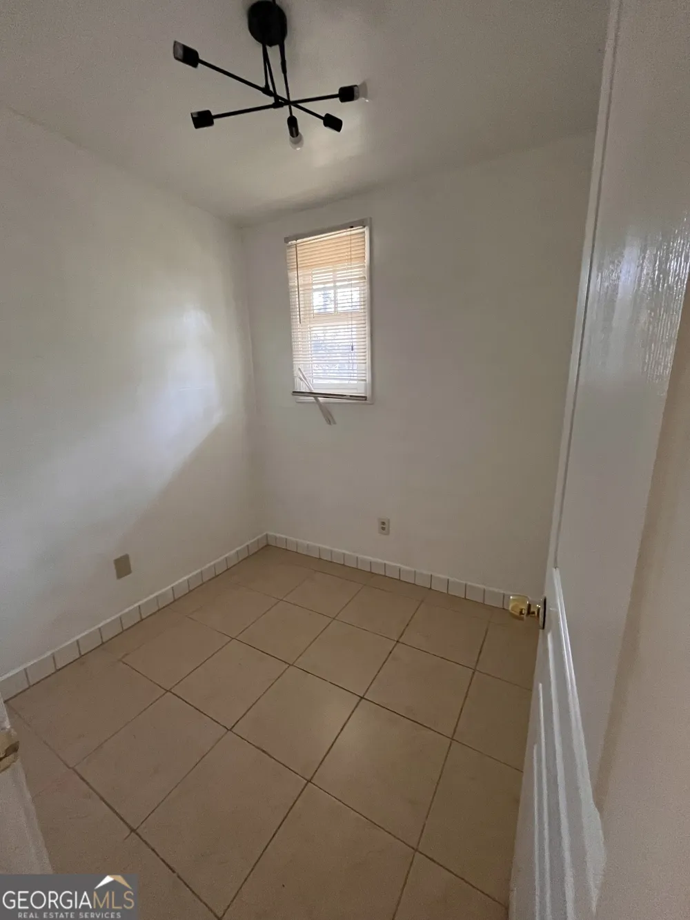935 Slash Pine RD Forest Park, GA 30297