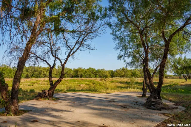 5002 fm 476 Poteet, TX 78065