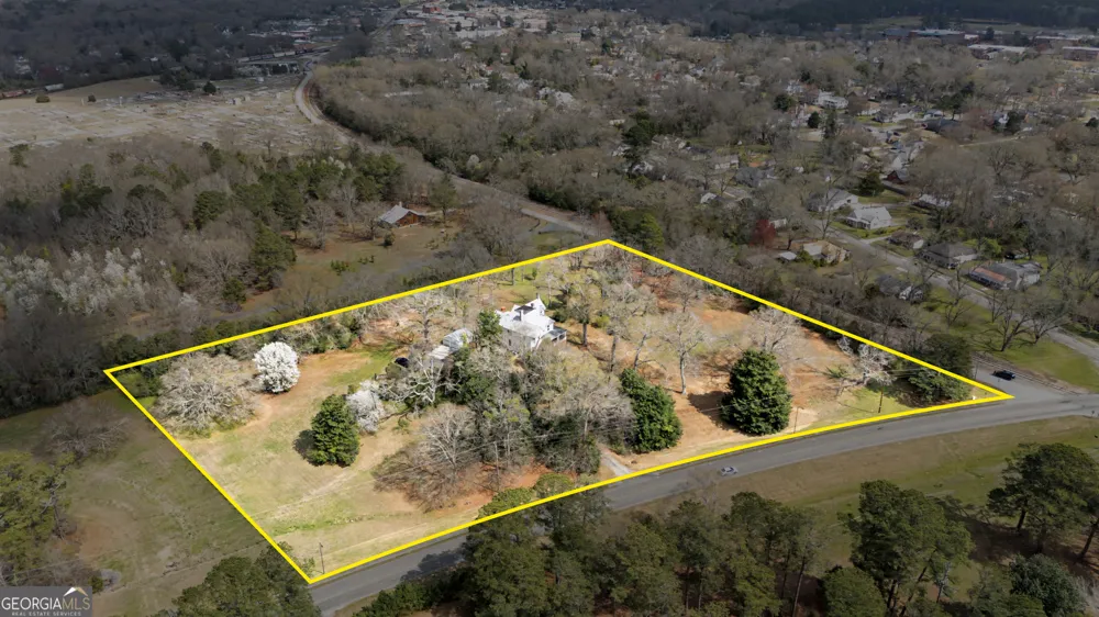 275 Rose AVE Barnesville, GA 30204