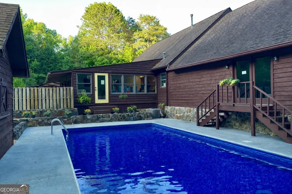 446 Jamestown RD Menlo, GA 30731