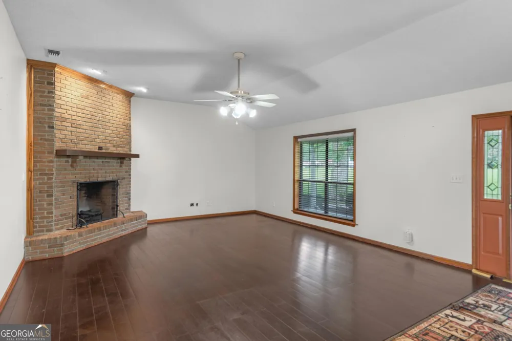 4909 Perry RD Claxton, GA 30417