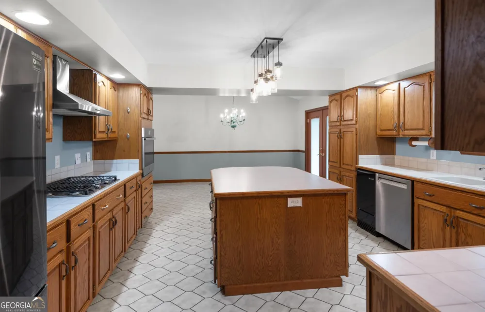 4909 Perry RD Claxton, GA 30417