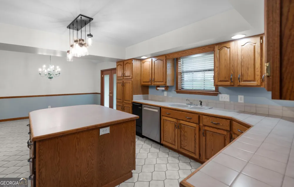 4909 Perry RD Claxton, GA 30417