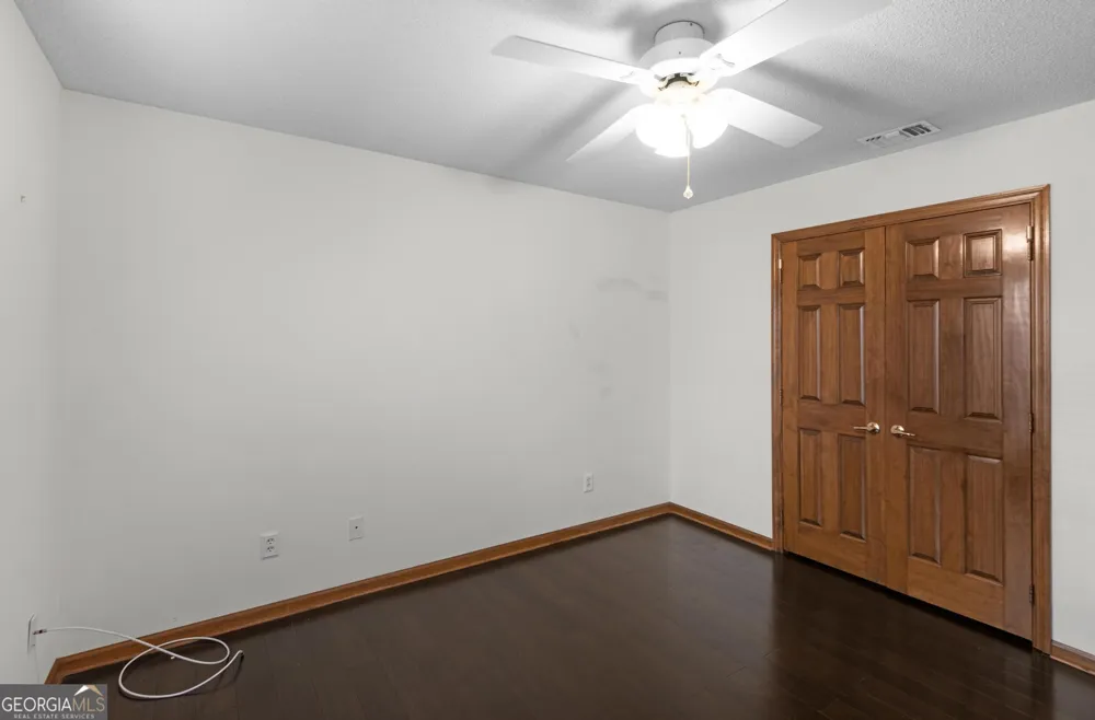 4909 Perry RD Claxton, GA 30417