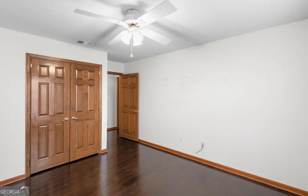 4909 Perry RD Claxton, GA 30417