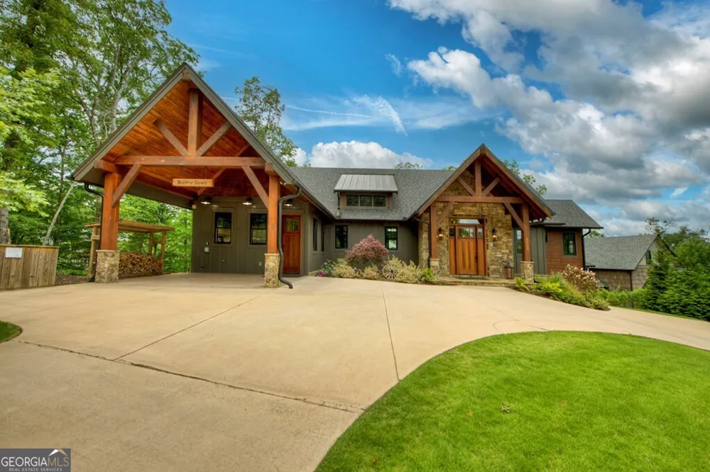 658 Old Toccoa LOOP Mineral Bluff, GA 30559