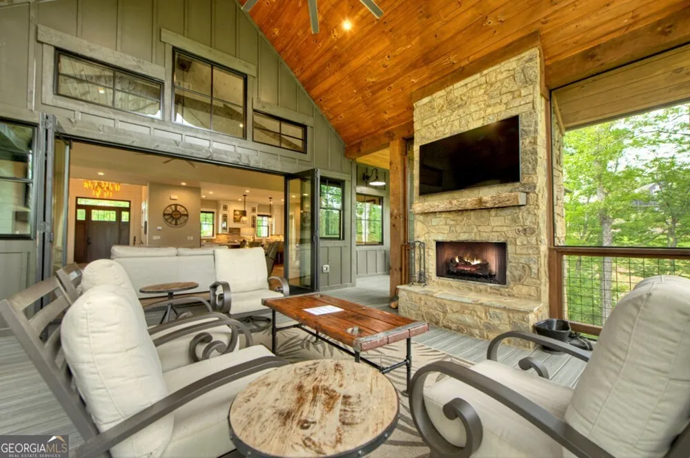 658 Old Toccoa LOOP Mineral Bluff, GA 30559