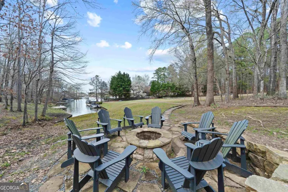 381 E River Bend DR Eatonton, GA 31024