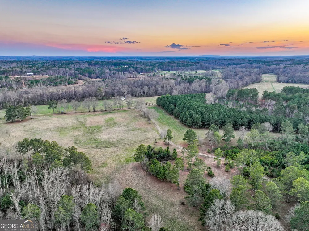 1304 Broad ST Tallapoosa, GA 30176