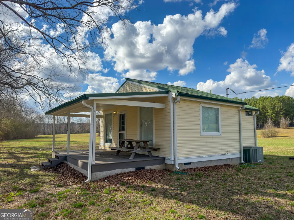 1304 Broad ST Tallapoosa, GA 30176