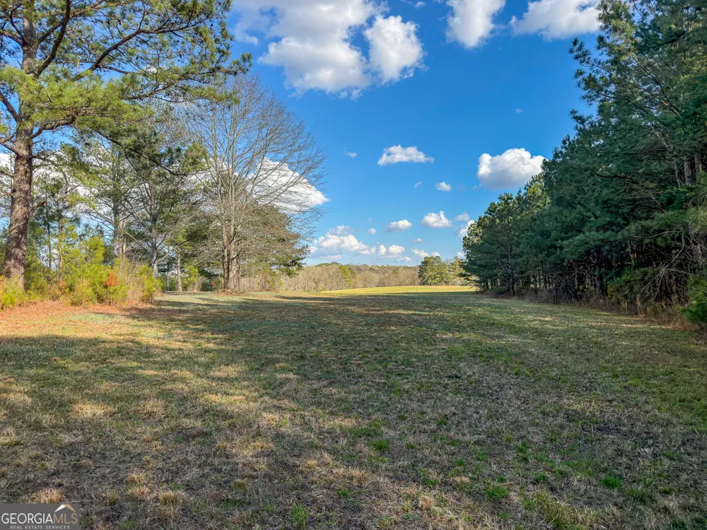 1304 Broad ST Tallapoosa, GA 30176