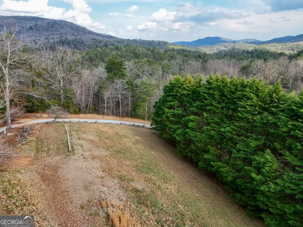 5232 CROW CREEK RD Lakemont, GA 30552