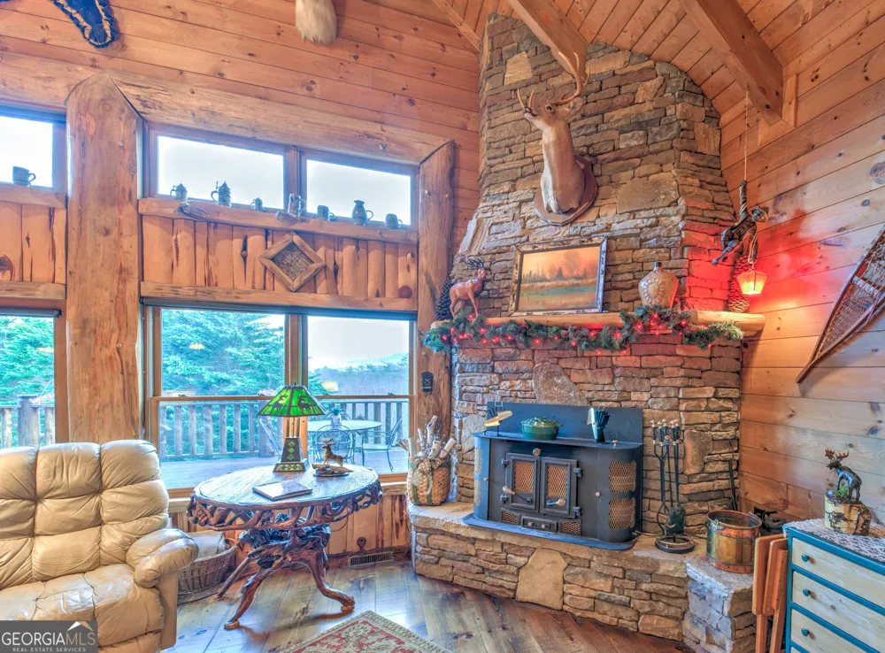 5232 CROW CREEK RD Lakemont, GA 30552
