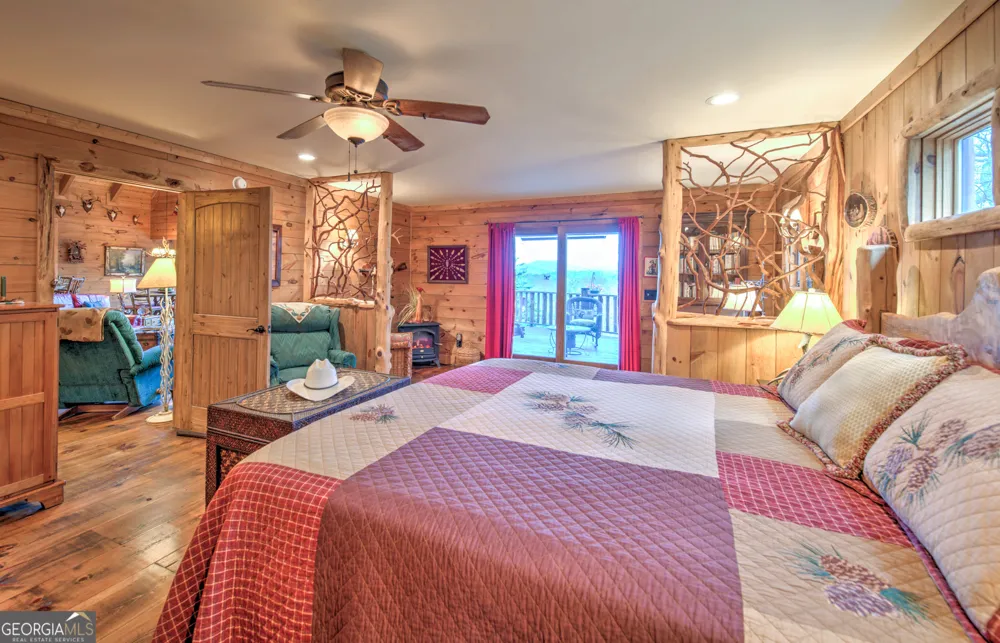 5232 CROW CREEK RD Lakemont, GA 30552