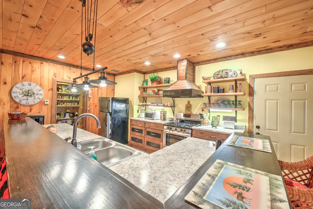 5232 CROW CREEK RD Lakemont, GA 30552