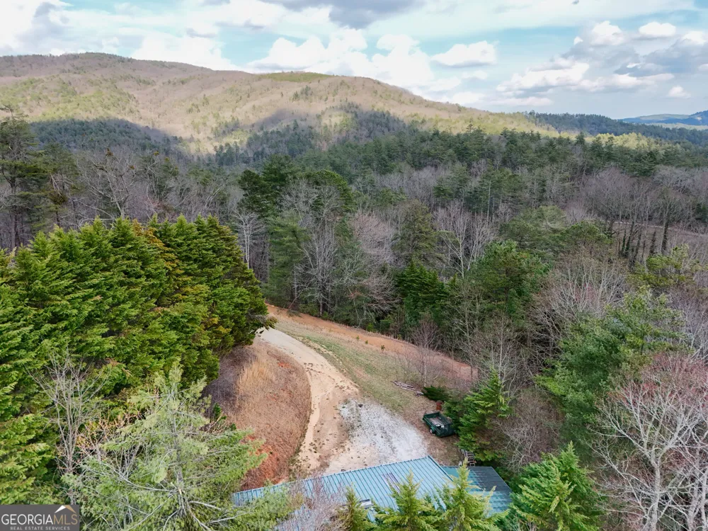 5232 CROW CREEK RD Lakemont, GA 30552