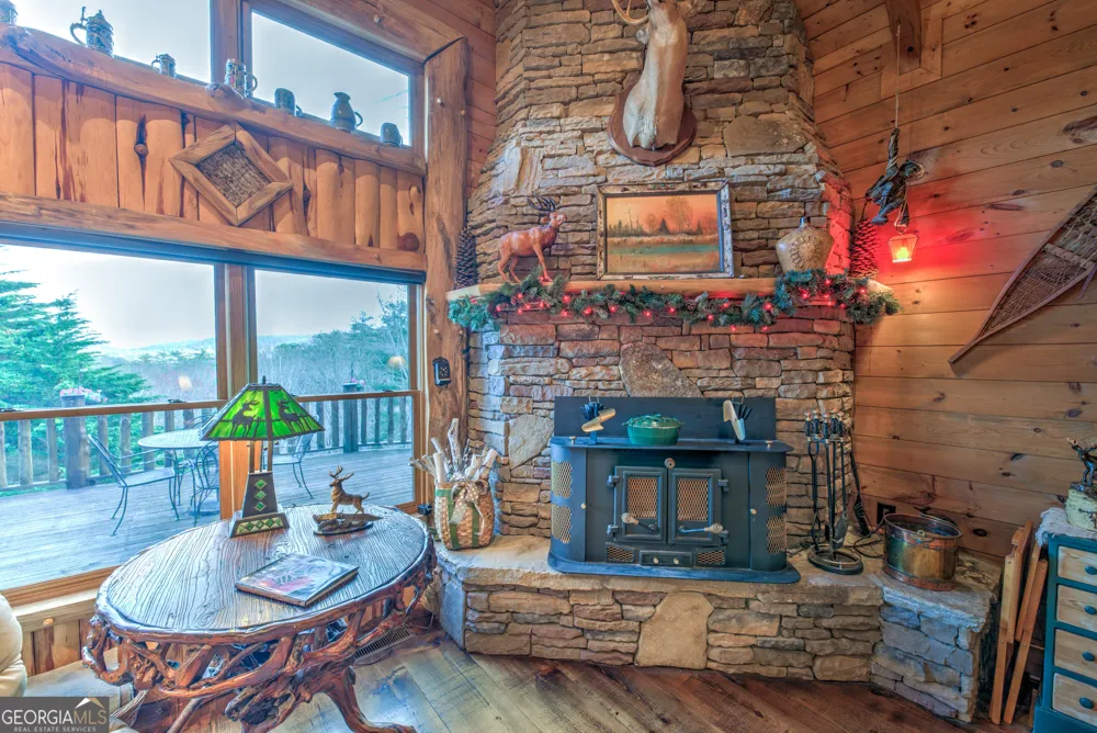 5232 CROW CREEK RD Lakemont, GA 30552