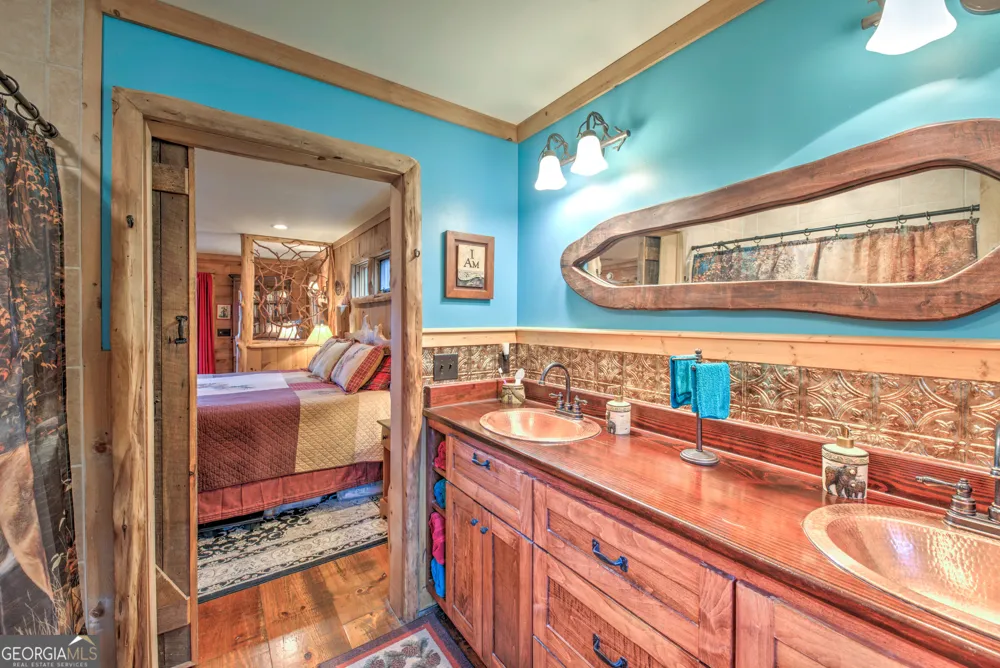 5232 CROW CREEK RD Lakemont, GA 30552