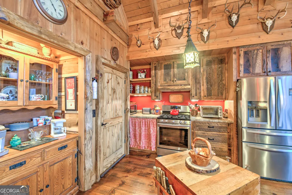 5232 CROW CREEK RD Lakemont, GA 30552