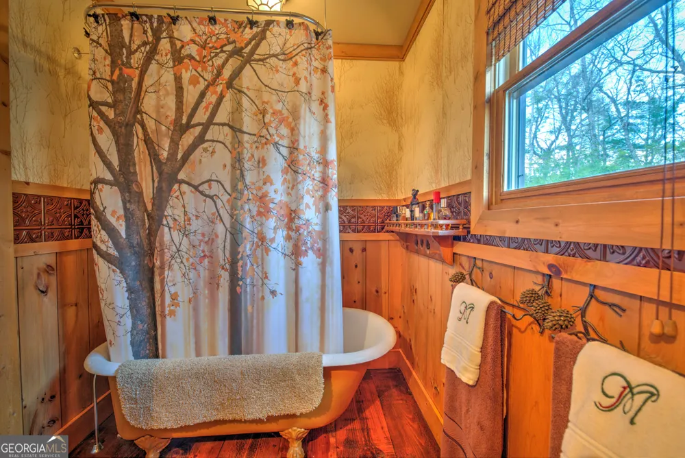 5232 CROW CREEK RD Lakemont, GA 30552