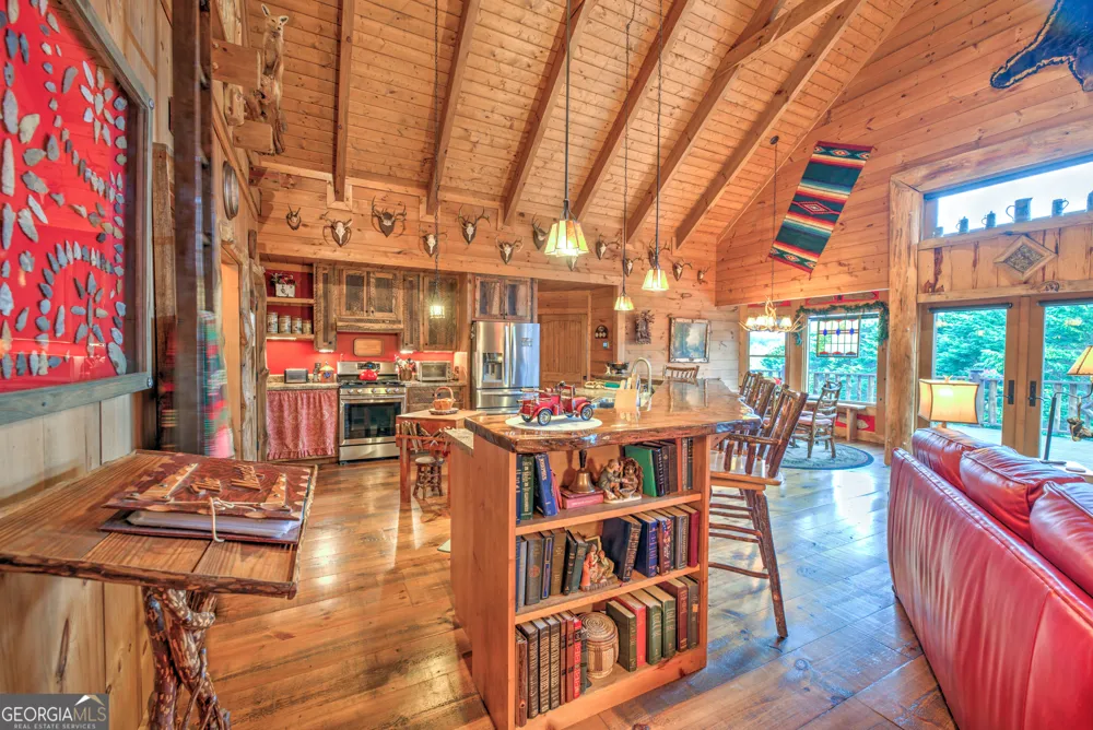 5232 CROW CREEK RD Lakemont, GA 30552